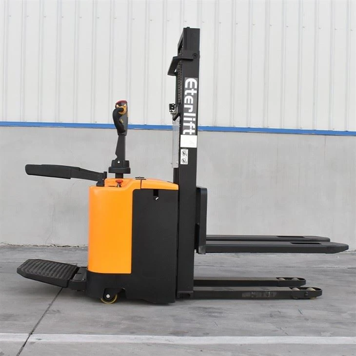 Electric Charge Stacker Forklift